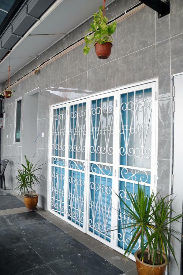 Teruntum 96 Guest House Куантан Екстериор снимка